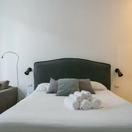 Naviglio Apartment *